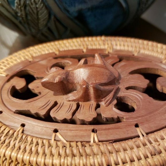 Vintage Indonesia Lombok Wood Rattan Carved Frog Lidded Basket Trinket Box 6" - Picture 2 of 9